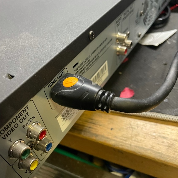 Blu-ray player by Magnavox - Picture 6 of 12